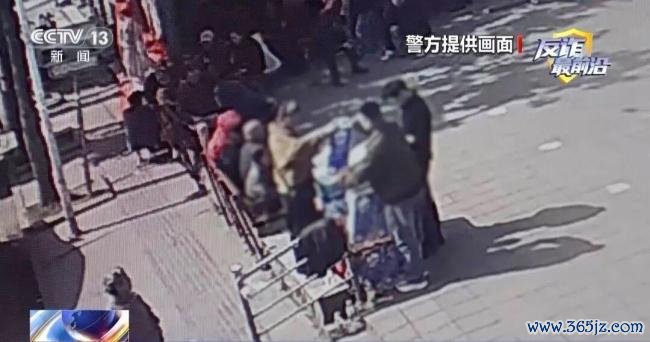 女子扫码领卷纸卡里2万多入款消除 深宵盗刷惊心